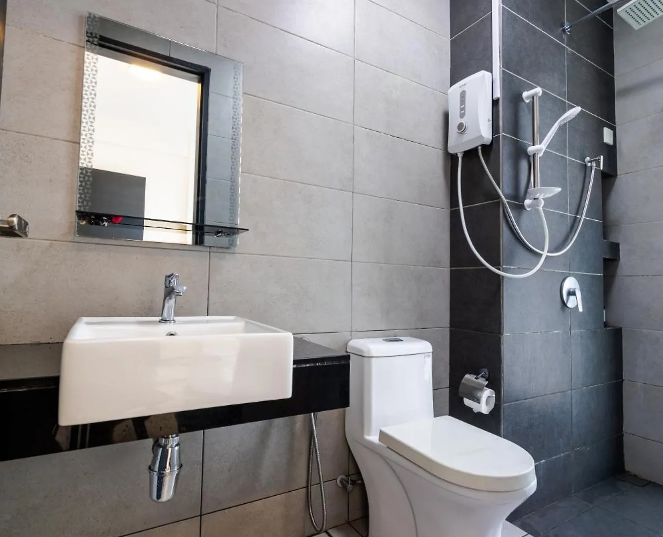 Ua26 #2Br Family Staycation Jelutong Ma­lay­sia