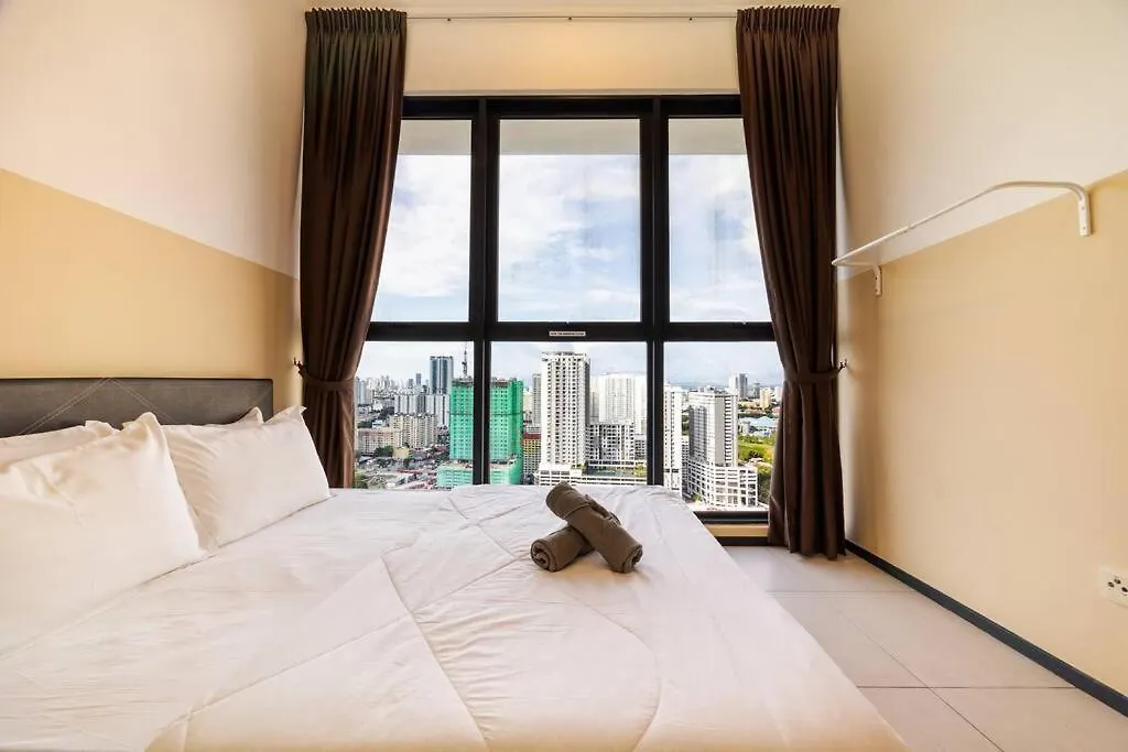Ua26 #2Br Family Staycation Jelutong Ma­lay­sia